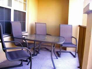 http://www.vistacayinn.com/custimages/KingsRansom17Balcony.jpg