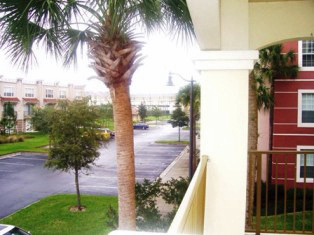 http://www.vistacayinn.com/custimages/KingsRansom19Balcony.JPG