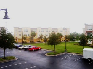 http://www.vistacayinn.com/custimages/KingsRansom31Balcony.JPG