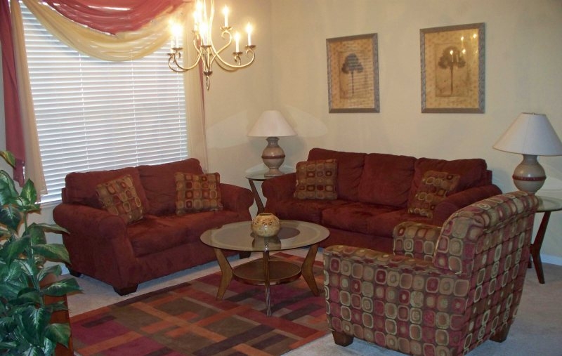 http://www.vistacayinn.com/custimages/KingsRansom5Living.JPG
